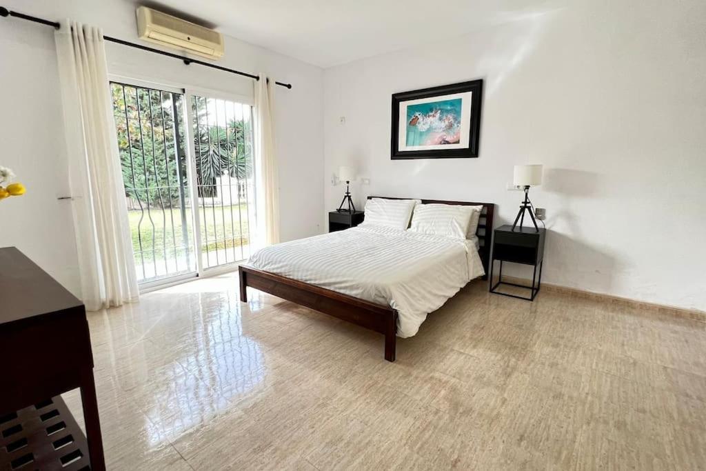 Villa Scenic With Private Pool - Sleeps 8 ميخاس المظهر الخارجي الصورة