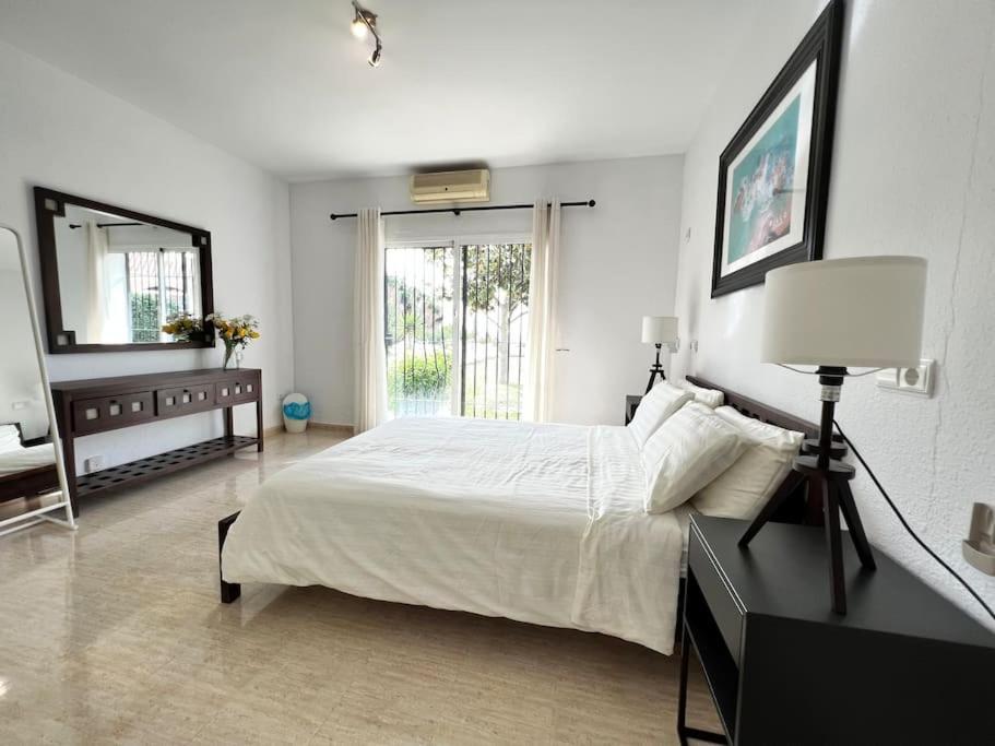 Villa Scenic With Private Pool - Sleeps 8 ميخاس المظهر الخارجي الصورة