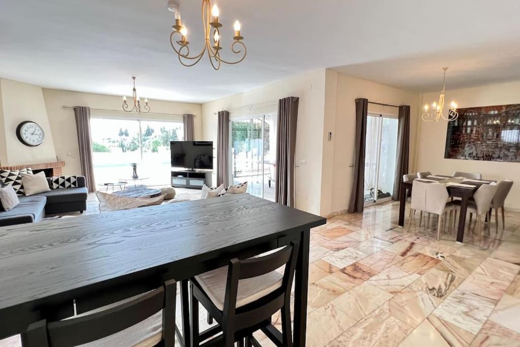 Villa Scenic With Private Pool - Sleeps 8 ميخاس المظهر الخارجي الصورة