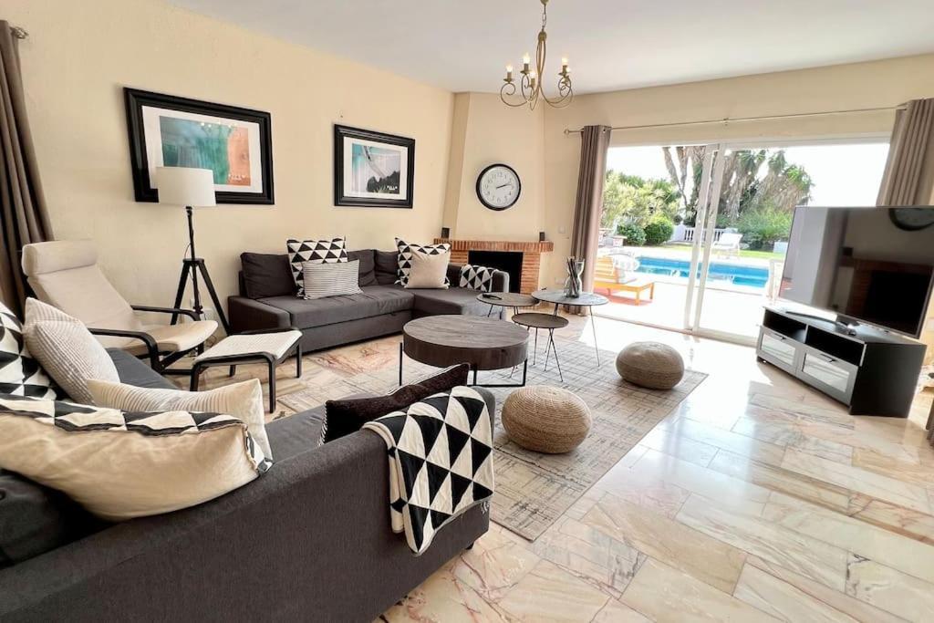 Villa Scenic With Private Pool - Sleeps 8 ميخاس المظهر الخارجي الصورة